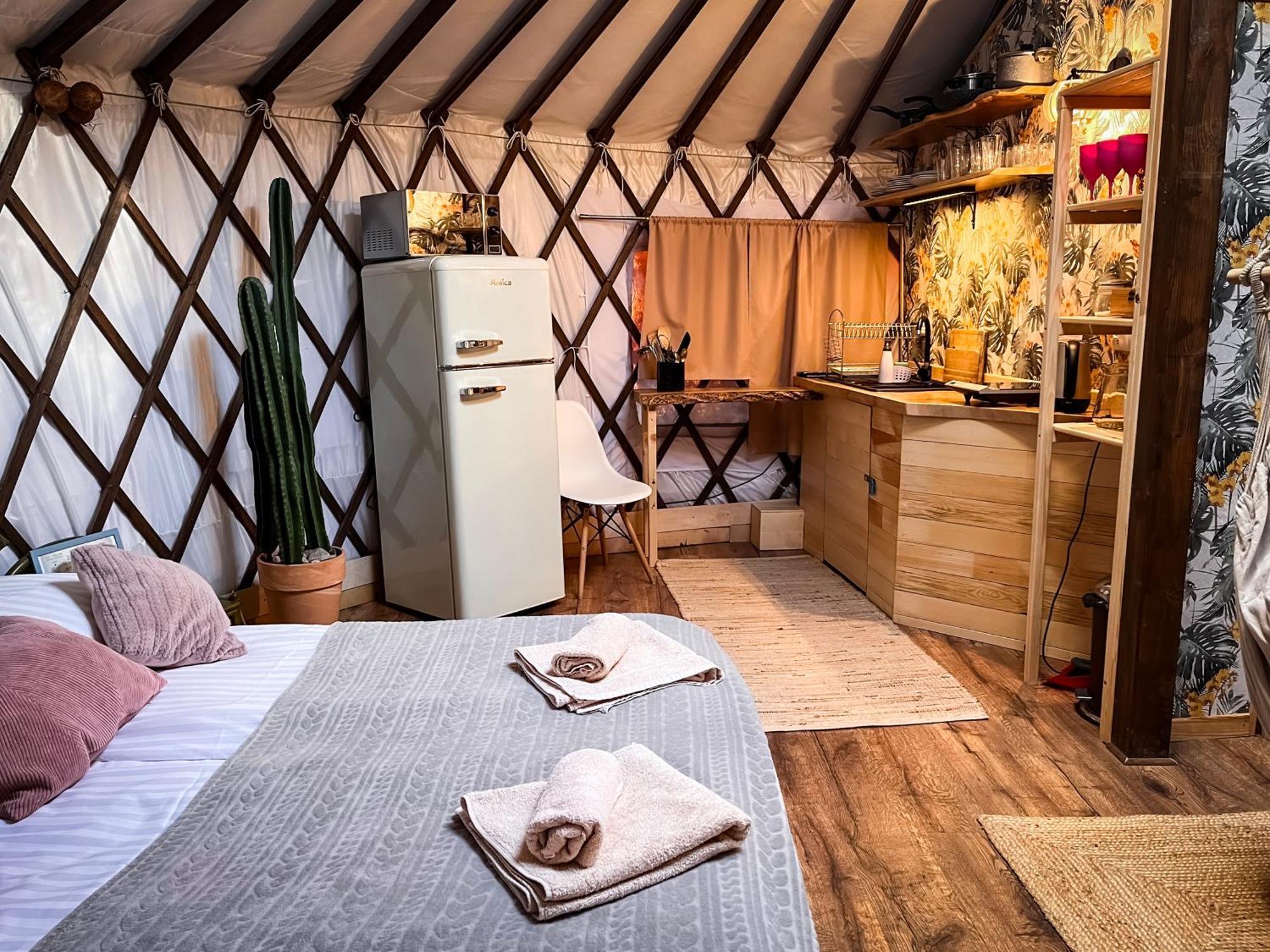 Aloha Glamp - Okragle Domki Przy Rzece - Balia I Sauna - Energylandia Zagornik Εξωτερικό φωτογραφία